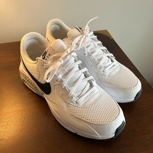 Women’s Nike air max size 9